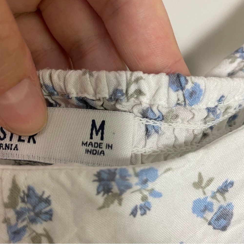 [Hollister] White & Blue Floral Print Cottagecore Coquette Cropped Tank Top - Picture 5 of 9